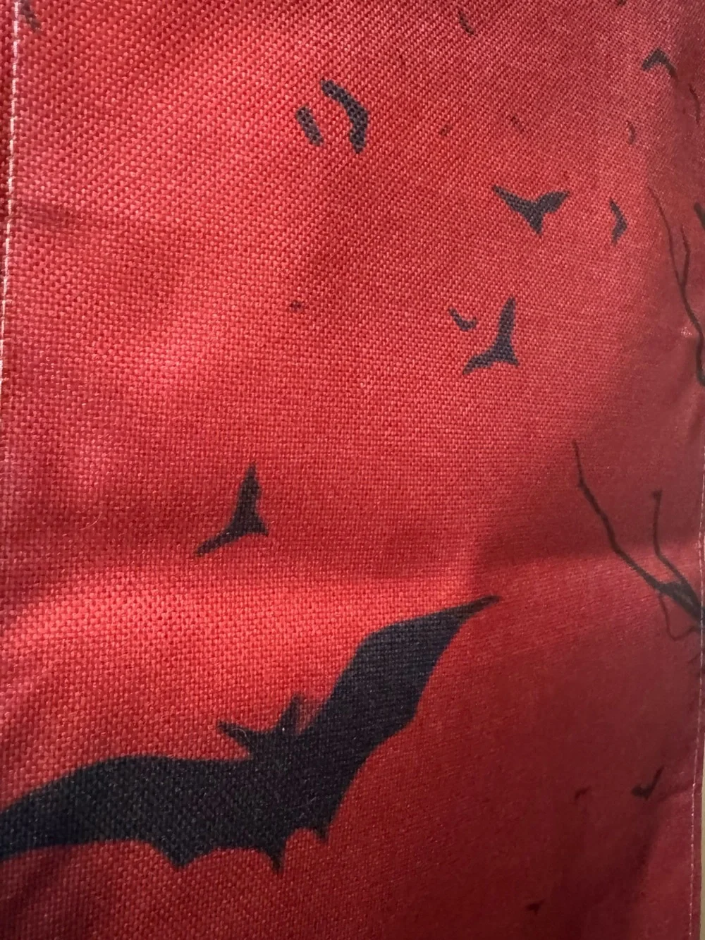 NWT Red and Black Halloween Bat & Skull Linen Table Runner, 13x72